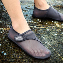Zapatos de agua Unisex para hombre y mujer, zapatillas de playa de malla, secado rápido, río, mar, buceo, natación, talla grande 36-49 2024 - compra barato
