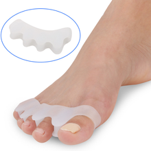 Fitas de gel para endireitamento do dedo do pé, 2 peças, espaçadores, corretor, separador do dedo do pé, protetores de alívio da joanete 2024 - compre barato
