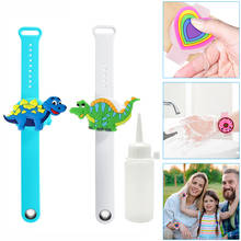 Dispensador de jabón portátil para niños, pulsera desinfectante de gel con dibujos de dinosaurios divertidos, para exteriores 2024 - compra barato