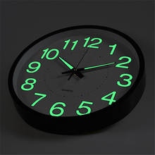 Светящиеся Настенные часы 12 дюймов, круглые в современном минималистичном стиле, пластиковые бесшумные кварцевые белые часы, украшение для дома, гостиной 2024 - купить недорого