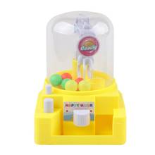 Mini máquina Manual de bolas de captura para niños, juego interactivo con pinza de caramelo, juguete para niños 2024 - compra barato