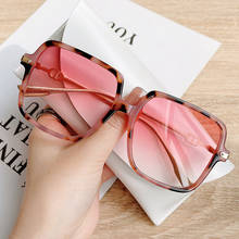 Очки солнцезащитные женские квадратные, модные солнечные аксессуары с прозрачными линзами, в винтажном стиле ретро, розовые 2024 - купить недорого
