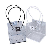 Bolsa de PVC para empaquetar flores en blanco y negro, bolsa de plástico con diseño de lunares para regalo, embalaje de ramo con asas, 4 tamaños 2024 - compra barato