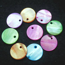 Colgantes de concha de perla para mujer, accesorios de fabricación de pulseras de forma redonda, mezcla de colores, tamaño 15mm, 50 Uds. 2024 - compra barato