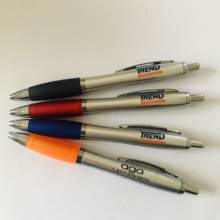 Bolígrafo de plástico de alta calidad, 500 Uds., venta al por mayor, logotipo personalizado gratis 2024 - compra barato