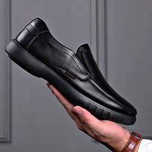 Sapatos masculinos de couro legítimo km90, sapatos casuais de couro genuíno macio antiderrapante e de borracha com 38-47 cabeça 2024 - compre barato