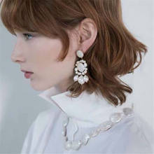 Pendientes de perlas de imitación blancas geométricas para mujer, aretes colgantes Vintage, joyería con estilo, regalo, MAA-OE 2024 - compra barato