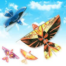 Pájaro eléctrico con rotación de águila voladora para niños, aves voladoras realista de juguete, con adornos eléctricos 2024 - compra barato