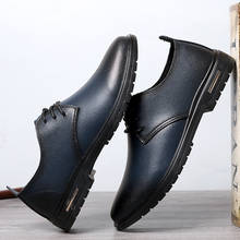 Sapatos masculinos masculinos masculinos couro dos homens sapatos de couro couro vestido genuino hombre retro espuma tênis formal oxford real 2024 - compre barato