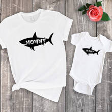 Camisetas familiares de tiburón, ropa a juego para mamá e hijo, Camisetas estampadas de verano, tops de Navidad para niños 2024 - compra barato