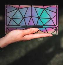 Хит продаж, геометрический трехслойный кошелек, светящийся яркий женский новый клатч Lingge, сумка для карт, длинная сумка на молнии для мобильного телефона 2024 - купить недорого