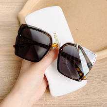 Очки солнцезащитные женские квадратные в винтажном стиле, модные брендовые дизайнерские градиентные очки с большой оправой, UV400 2024 - купить недорого
