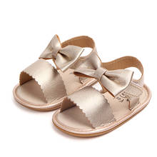 Sandálias de couro macio para bebês, novo verão, laços fofos, antiderrapante, sola de borracha, infantil, sapatos de praia ao ar livre 2024 - compre barato