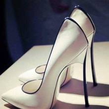 Zapatos de tacón de charol blanco para mujer, tacones de Metal con flecos dorados, para celebración, boda, sin cordones 2024 - compra barato