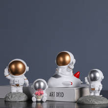 Европейский Креативный резиновый милый астронавт украшения для дома гостиной настольные статуэтки ремесла офисная настольная мебель украшения 2024 - купить недорого