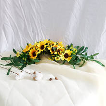 Corona de girasol Artificial para decoración del hogar, guirnalda de flores de verano con hojas verdes, adorno colgante para puerta 2024 - compra barato