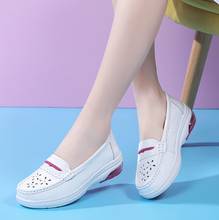 Mocassins femininos de couro legítimo, sapatos baixos brancos para enfermeiras, leves, casuais 2024 - compre barato