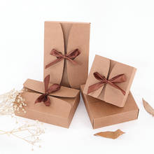 Caja de papel Kraft cuadrada para guardar dulces, joyería, flores, con cintas, regalo de boda y Navidad para invitados 2024 - compra barato