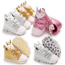 Sapatos de bebê brilhando unicórnio primeiros caminhantes sneaker criança berço sapatos conforto macio gancho & loop mocassins recém-nascidos 2024 - compre barato