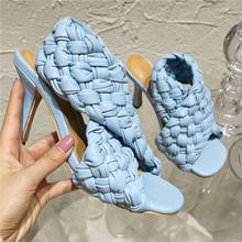 Женские сланцы 9 см, синие тюки для девочек, фетиш, летние мягкие уличные плетеные тапочки, роскошные дизайнерские сандалии на платформе, Белая обувь, 2021 2024 - купить недорого
