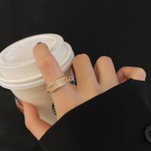 Происхождение летние минималистичное Золотое Цвет геометрических кубическое циркониевое кольцо для женщин в винтажном стиле; На не сужающемся книзу массивном цепочка с крупными звеньями указательный палец кольцо ювелирные изделия 2024 - купить недорого