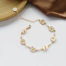 Fashion Sweet White Flowers Bracelets Personality Pearl Metal Minimalist Chrysanthemum Bracelet for Women Jewelry Accessories 2024 - buy cheap