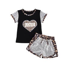 Комплект одежды для маленьких девочек из 2 предметов, футболка с коротким рукавом и леопардовым принтом сердечек, топ и шорты с блестками, лето 2021 2024 - купить недорого