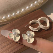 White Flower Pearl Earrings for women Korean Geometric Metal Stud Earring Statement Wedding Party Fashion Jewelry Wholesale Gift 2024 - buy cheap