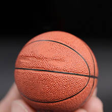 Мини-мяч в масштабе 1/6, магнитная баскетбольная модель, фигурка подходит для 12-дюймовых фигурок тела, аксессуары для кукол 2024 - купить недорого
