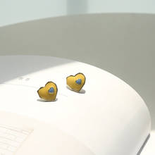 Серьги-гвоздики женские с эмалью, в форме сердца 2024 - купить недорого