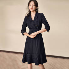 Платье женское средней длины с V-образным вырезом, элегантное однотонное приталенное офисное платье, цвет черный, PWX100, весна-осень 2024 - купить недорого