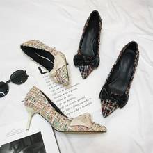 Изящная пикантная женская обувь на высоком каблуке для офиса, смешанные цвета, острый носок, бантик, вечерние туфли, Y21-36 на высоком каблуке 2024 - купить недорого
