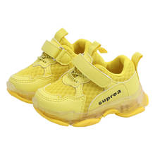 Кроссовки Детские сетчатые со светодиодной подсветкой, дышащие, модная повседневная обувь для бега, для мальчиков и девочек, весна-осень 2024 - купить недорого