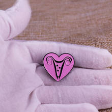 Emblema feminista do broche em forma de coração do pino do esmalte do ovário feminino 2024 - compre barato