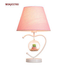 Романтический розовый настольная лампа из Ткани в стиле коттеджа для гостиной, прикроватная тумбочка принцессы для спальни, детское украшение, приглушаемая настольная лампа 2024 - купить недорого