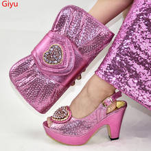 Doershow/Новое поступление; комплект из обуви и сумки; итальянская обувь розового цвета с сумочкой в комплекте, украшенной стразами! SLC1-27 2024 - купить недорого