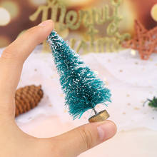 Nova chegada mini árvore de natal para 1/12 escala dollhouse decoração em miniatura pequeno pinheiro desktop decoração natal 5pcs 2024 - compre barato