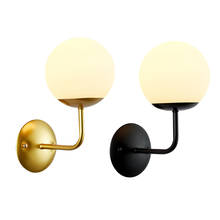 Современный простой настенный светильник с шариками, железная основа, золотой, черный, прикроватный стеклянный настенный светильник для спальни, лампа для кабинета и гостиной 2024 - купить недорого