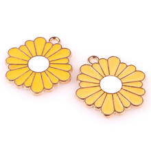 10 piezas flor amarilla Charm colores esmalte Charm para la fabricación de joyas moda pendiente colgante collar pulsera Charms 23598 2024 - compra barato