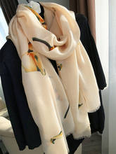 Bufanda de Cachemira australiana para mujer, chal con estampado de bordes, color caqui suave, versión coreana de la sección larga, Otoño e Invierno 2024 - compra barato