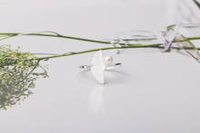 Anel de dedos elegante feminino, anel de folha de plantas antigas para mulheres, anel de casamento com imitação de pérola 2024 - compre barato