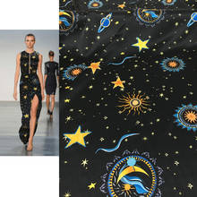 Tecido de cetim estiramento de seda novo produto fundo preto céu estrelado impressão amoreira tecido de roupas de seda 2024 - compre barato
