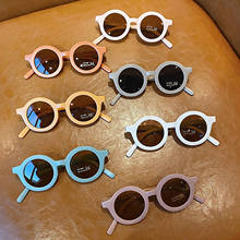 Уличные круглые солнцезащитные очки UV400 для детей, милые уличные очки с защитой от ультрафиолета, унисекс, с защитой от ультрафиолета, 400 2024 - купить недорого