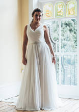 Sexy V-Neck A-Line Wedding Dresses Plus Size 2020 Bridal Gowns Chiffon Pleated Beaded Waistline Bridal Gowns Formal Sleeveless 2024 - buy cheap