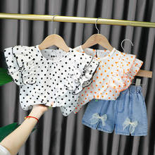 Одежда для маленьких девочек новый модный костюм из 2 предметов для девочек топ + джинсовый комбинезон детская одежда костюм для маленьких девочек джинсовые шорты 2024 - купить недорого
