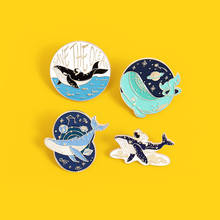 Эмалированная брошь с изображением Кита, астронавта, звезды, космоса, Вселенной, булавка на лацкан, креативный значок круглой синей морской воды, брошь на булавке для сумки, куртки 2024 - купить недорого