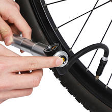 Bomba de ar portátil para bicicleta west biking, válvula tipo garfo com medidor de pressão e enchimento de pneu para ciclismo 2024 - compre barato