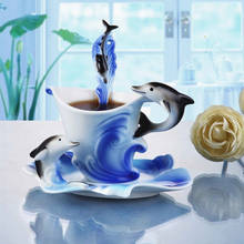 Изысканный Керамика чашки комплект с рисунком дельфина фарфор Кофе кружка с блюдо и ложка творческий Чай молоко чашки для подарок для друга 2024 - купить недорого