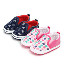 Zapatos para bebé preciosos con corazón para recién nacidos, suela de goma suave, para cuna 2024 - compra barato