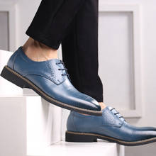 Классические Мужские модельные туфли на плоской подошве из натуральной кожи с резным узором, итальянские официальные туфли с острым носком, мужские повседневные туфли для вечеринок, мужские туфли 2024 - купить недорого